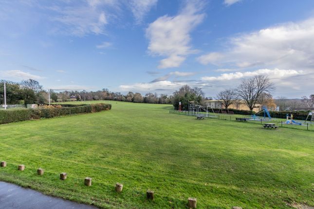26, Rectory Fields, Cranbrook photo 5