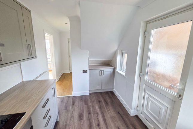 9, Heol Aneurin, Caerphilly photo 4