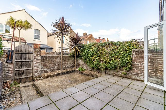 19 Bramshott Road, Southsea photo 4