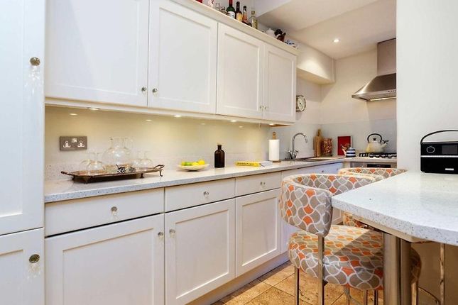 Flat to rent in Roland Gardens, London