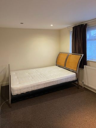 Flat to rent in Ley Street, Ilford