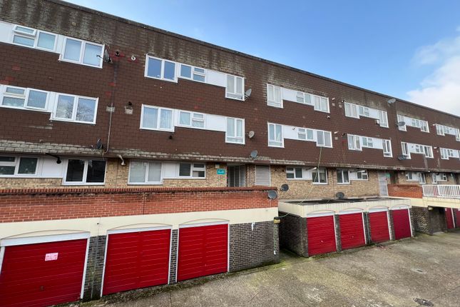 Thumbnail Flat to rent in Moorfield, Harlow