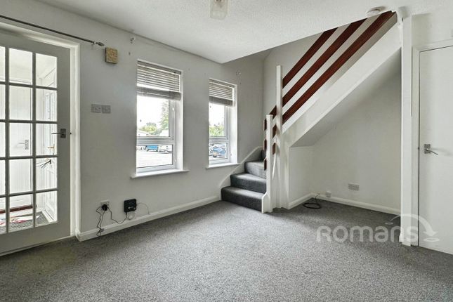 112, Beaconsfield Way, Reading photo 2