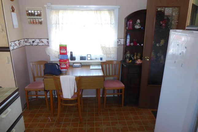 83, Kingsmead Park, Allhallows, Rochester photo 3