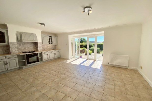 Town house to rent in White Court, Polegate