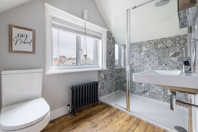 Flat for sale in Station Road, The Mount