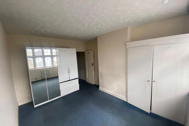 200A, Kenton Road, Harrow photo 5