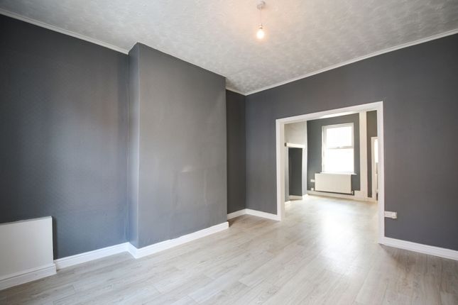 16 Helena Street, Salford photo 2