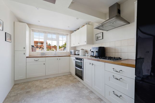 13, Balcombe Road, Surrey photo 2