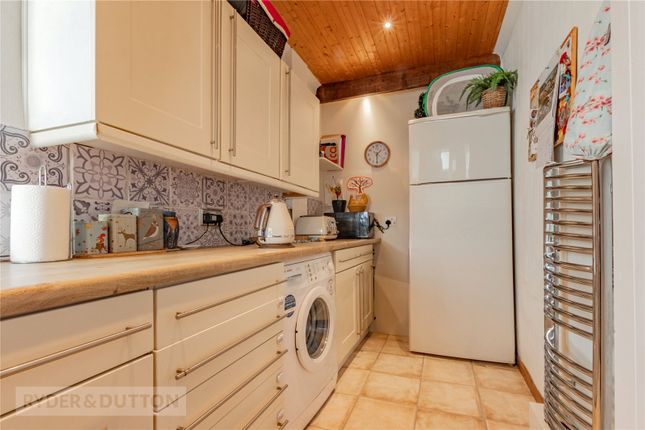 3, Wilds Square, Mossley photo 3