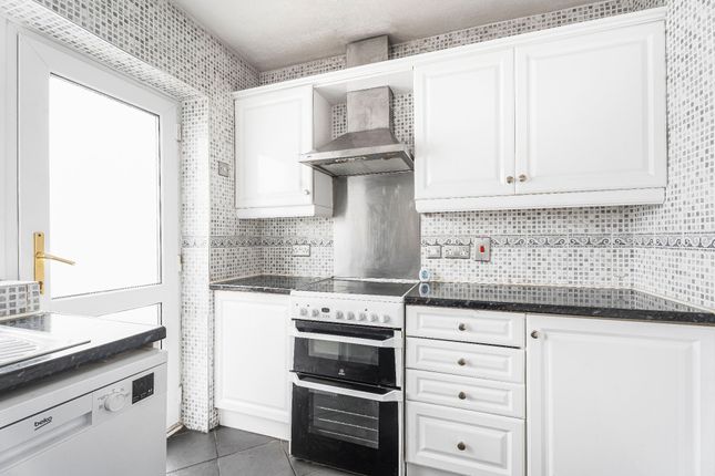 195 Sunnybank Road, Potters Bar photo 4