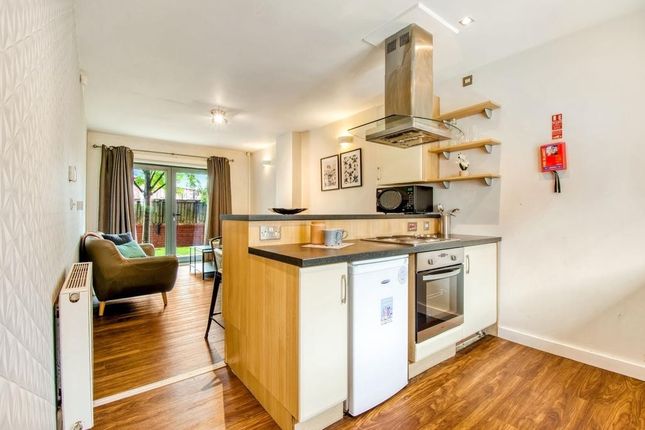 35, Bentley Lane, Leeds photo 2