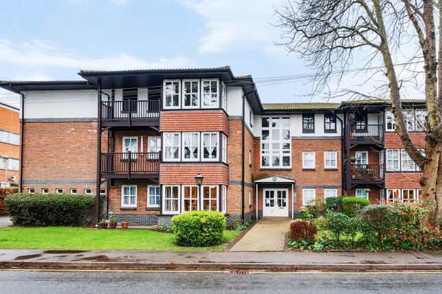 Thumbnail Flat for sale in Madeira Road, West Byfleet