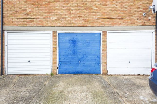 2 Bed Maisonette For Sale In Springfield Park Avenue Chelmsford