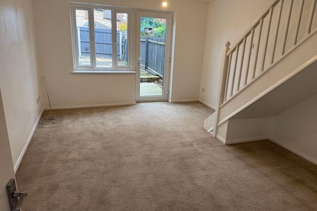 33, Sherwood Drive, DAVENTRY photo 2