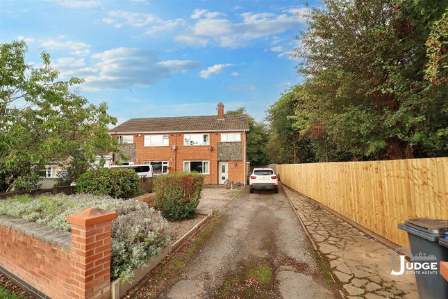 Woolacombe, Merrylees Road, Thornton photo 2