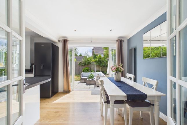 5, Park Farm Close, Horsham photo 3