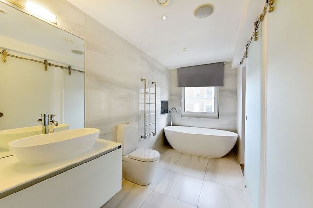 Flat 3,, Apple Apartments, London photo 2