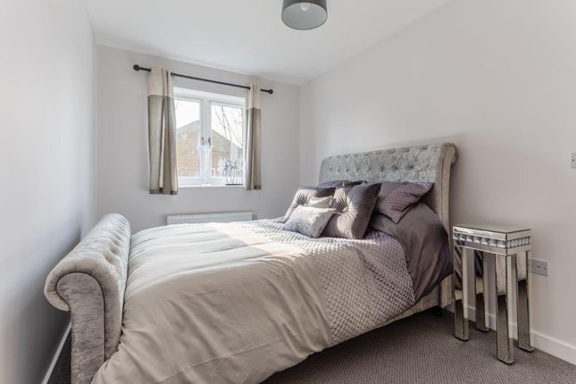 10 Martlet Court, Coulsdon Road, Caterham photo 4