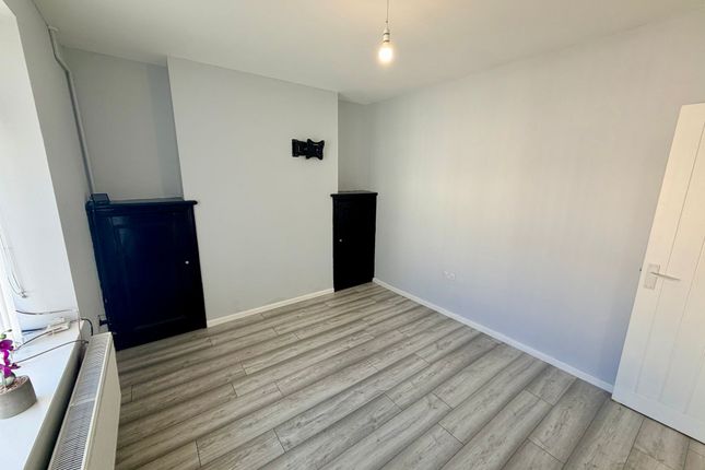 37 High Street, Abertillery photo 4