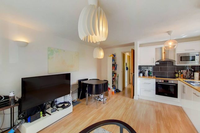 Thumbnail Flat to rent in Transom Square, Isle Of Dogs, London
