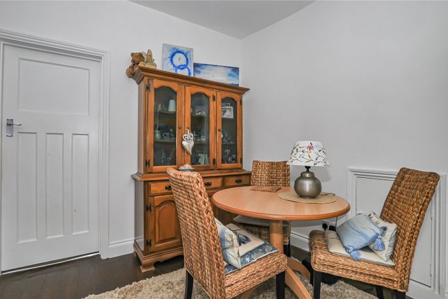 50a,, Dean Road, Hounslow photo 4