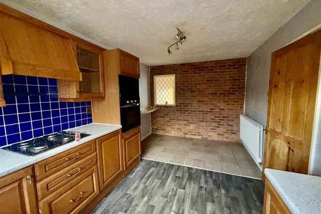 6, Chaytor Court, Darlington photo 2