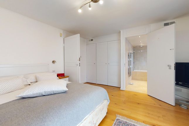 Town house for sale in Hawtrey Road, Swiss Cottage