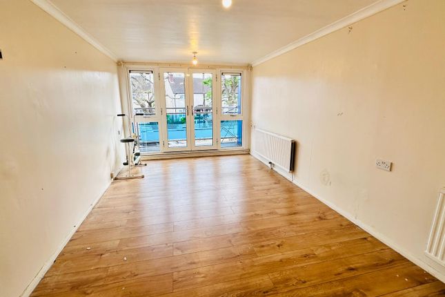 Flat to rent in Francis Road, Harrow