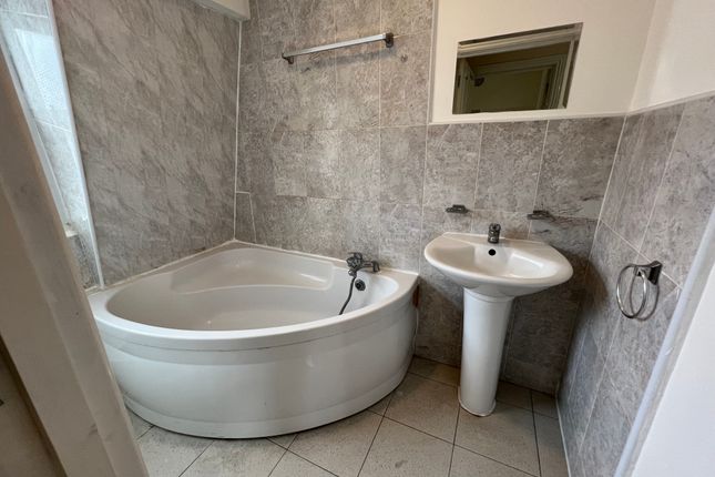 Rose & Crown Mews, Isleworth photo 5