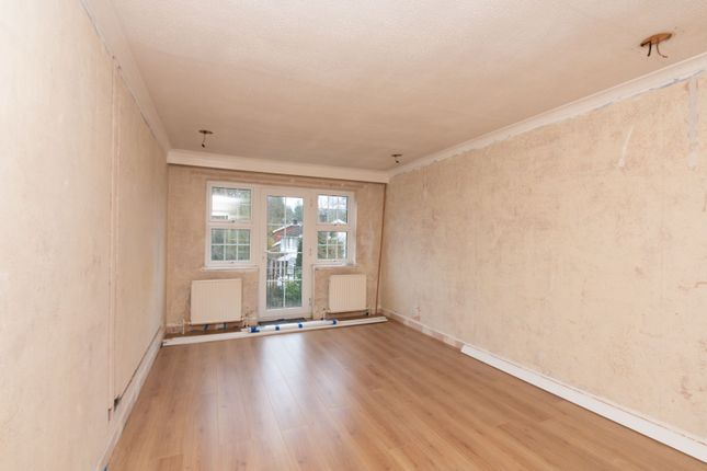 Flat for sale in 7 Upper Park Road, Camberley