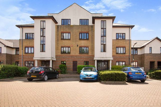 1 bed flat for sale in Semple Gardens, Chatham, Kent ME4