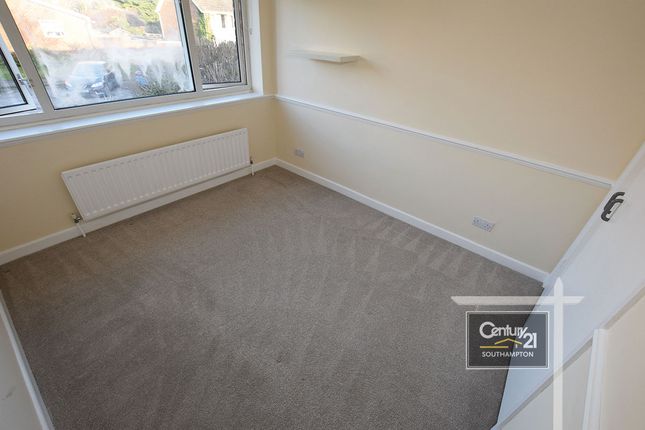 13, Bealing Close, SOUTHAMPTON photo 4