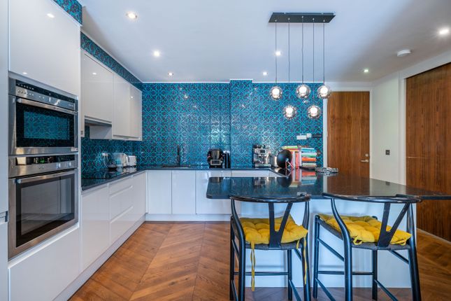 Flat 2, Aston Court, 27, Aylestone Avenue, London photo 3