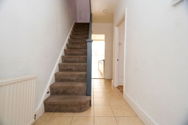 10 Dunraven Street, Barry photo 2