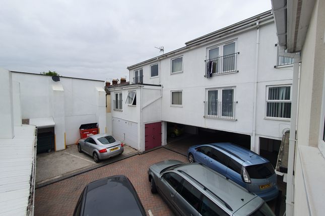 Flat to rent in Lower Cathedral Road, Cardiff