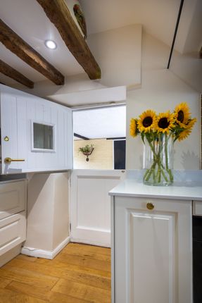 Peartree Cottage, Dunt Lane, Hurst photo 4