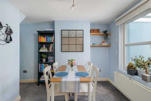 35, Victoria Road, Cowes photo 3