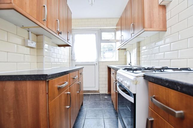 Pondfield Road, Dagenham photo 4