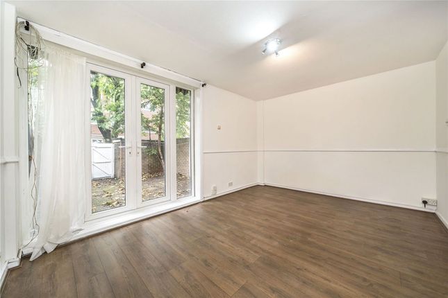 74, Hevelius Close, London photo 2