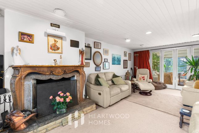 22, Pondfield Crescent, St Albans photo 3