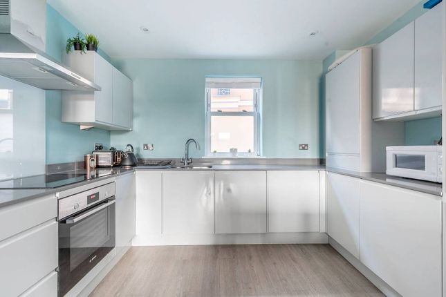 Flat for sale in Greenhill Way, Harrow