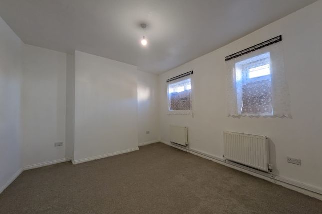 High Street, Ferryhill photo 3