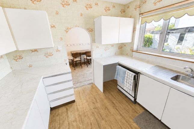 9 Briar Close, Hockley, Essex photo 4