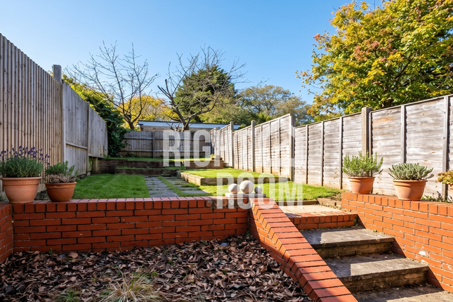 1 Hillside Road, Luton photo 3