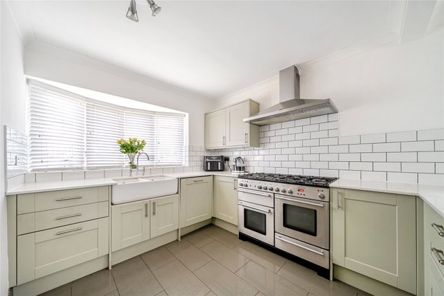 1, Foxbury Close, Bromley photo 3