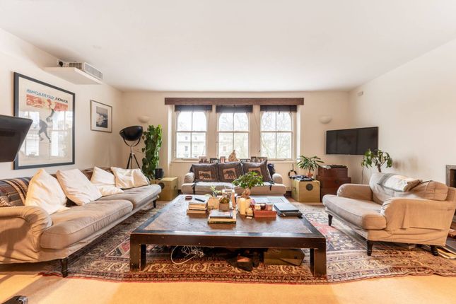 Flat for sale in Leinster Square, Bayswater, London