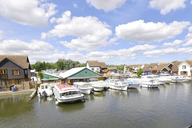 Thumbnail Pub/bar for sale in Staitheway Road, Wroxham