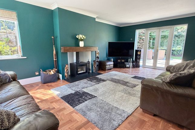 4, Carlinwark Drive, CAMBERLEY photo 3