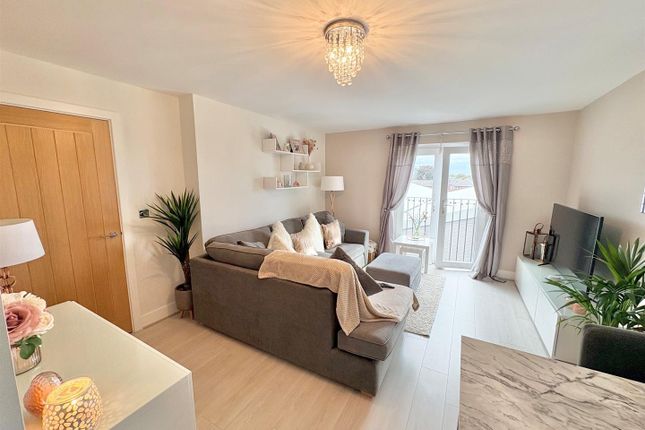 39, Brentwood Grove, Leigh photo 2